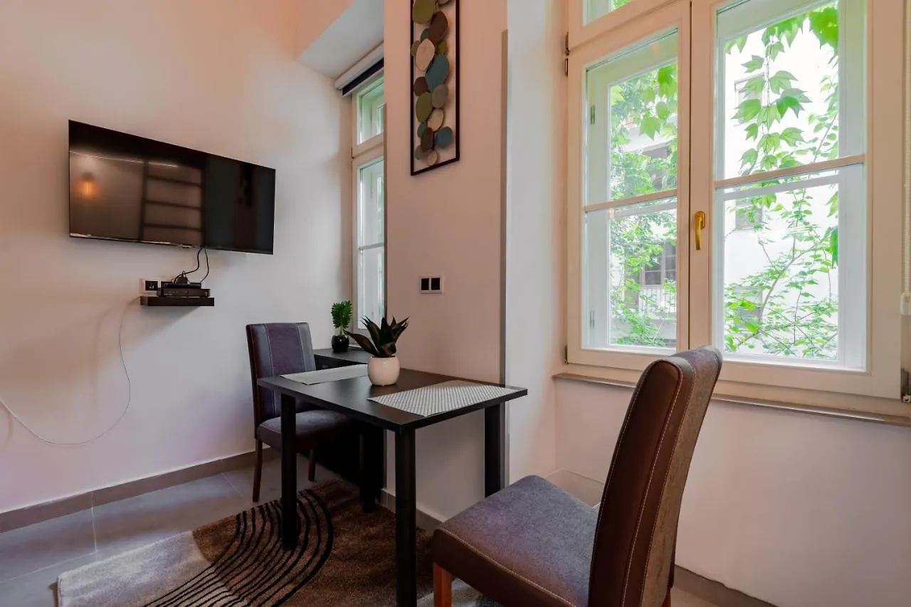 Apartment La Fortezza Panzio Budapest Hungary