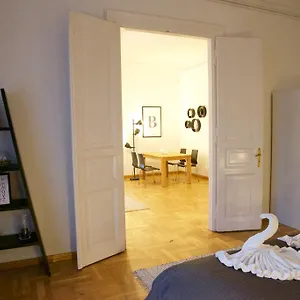 Apartman Five Season's, Budapest