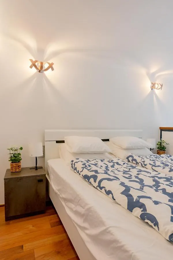 La Fortezza Panzio Budapest 0*,
